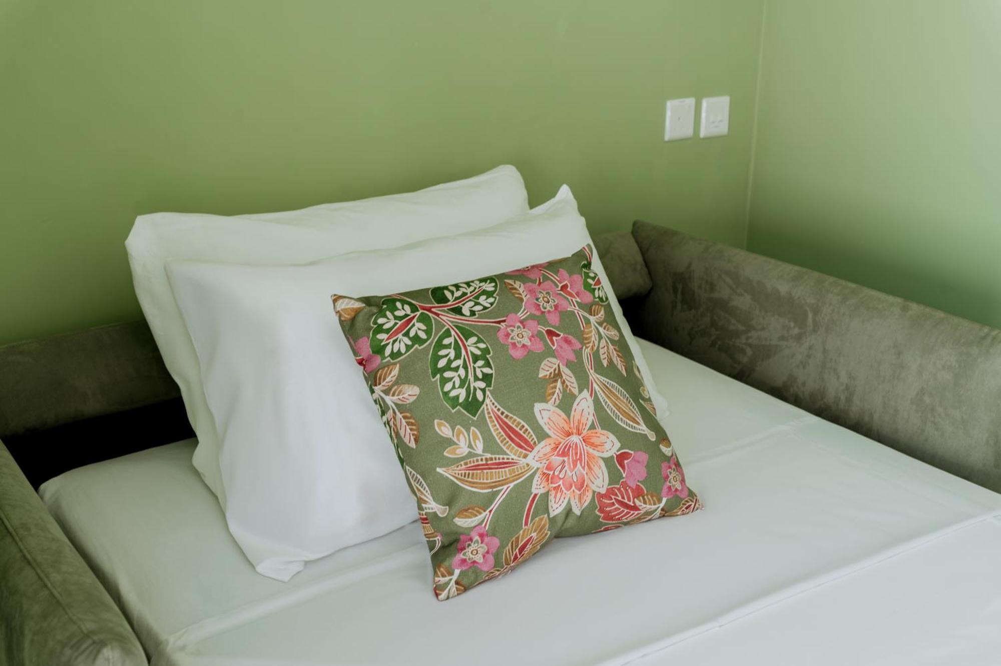 King Charles Hotel La Valette Extérieur photo