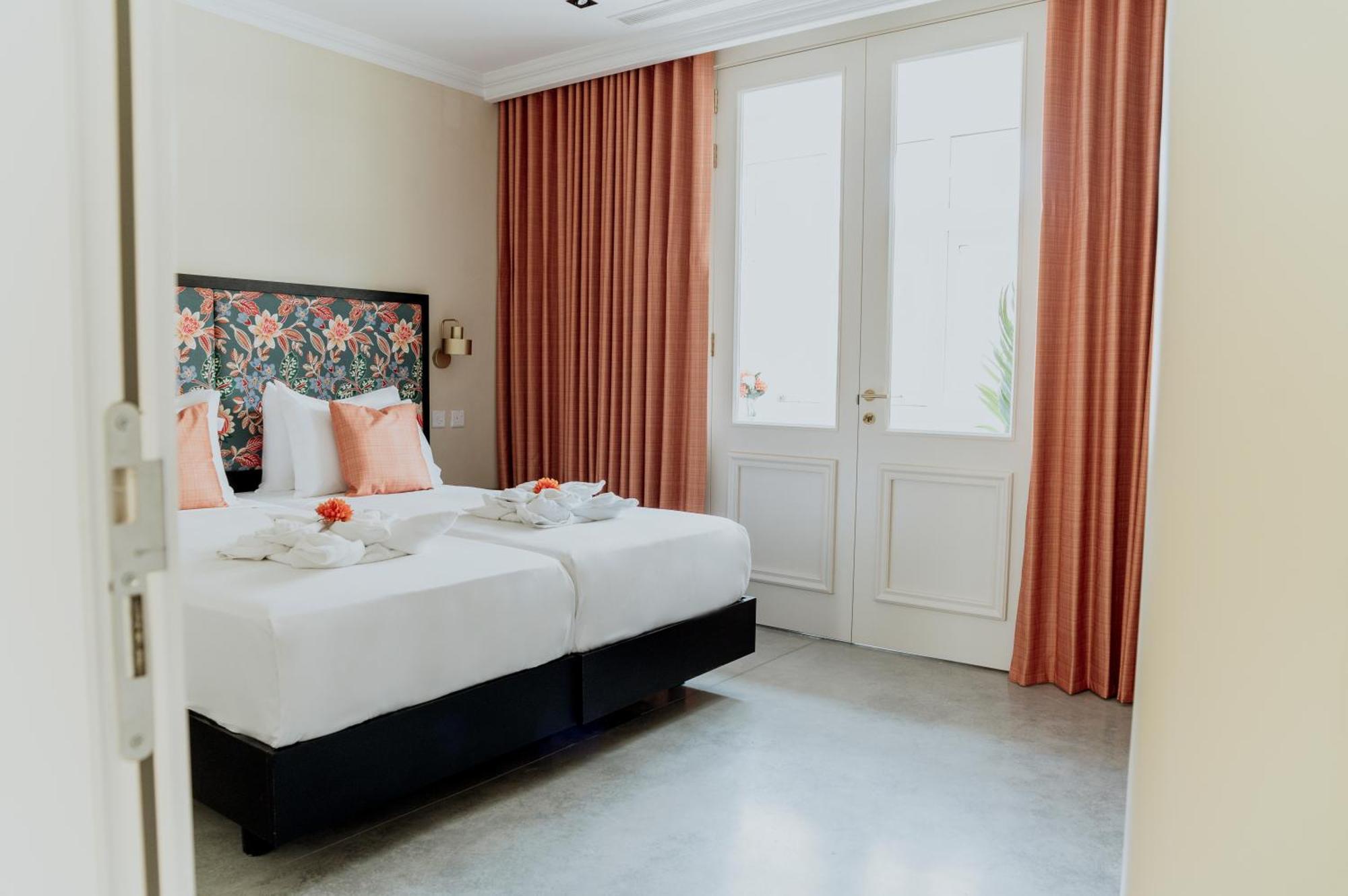 King Charles Hotel La Valette Extérieur photo